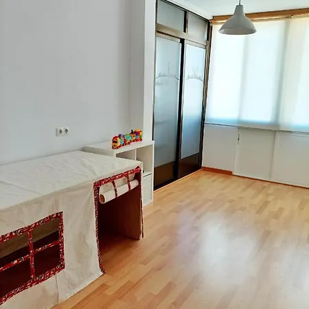 Playa Y Habitacion De Juegos Para Ninos * El Campello